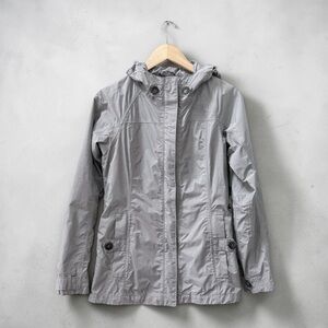 The North Face Women’s Light Gray Hooded Windbreaker Jacket! Small S/P